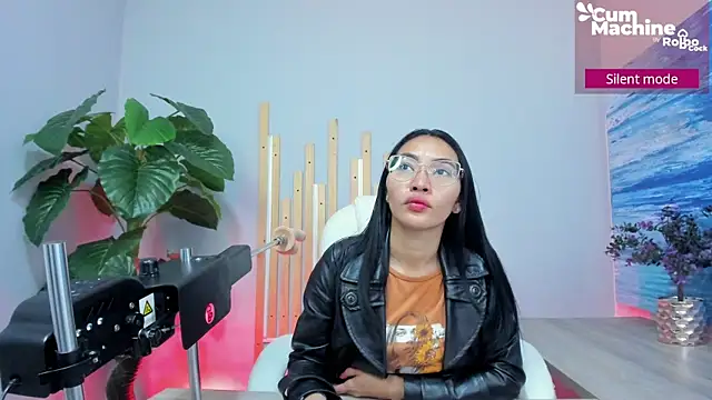 Snapshot of lucyy_liiuu chatting on 18, 9, 2025 lucyy liiuu online show from 18, 9, 2025