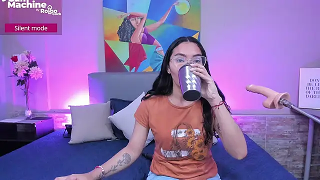 Snapshot of lucyy_liiuu chatting on 6, 10, 2025 lucyy liiuu online show from 6, 10, 2025