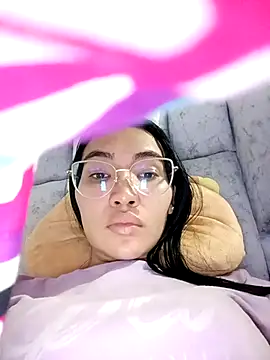 Snapshot of lucyy_liiuu chatting on 9, 10, 2025 lucyy liiuu online show from 9, 10, 2025