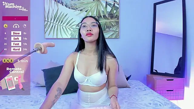 Snapshot of lucyy_liiuu chatting on 21, 10, 2025 lucyy liiuu online show from 21, 10, 2025