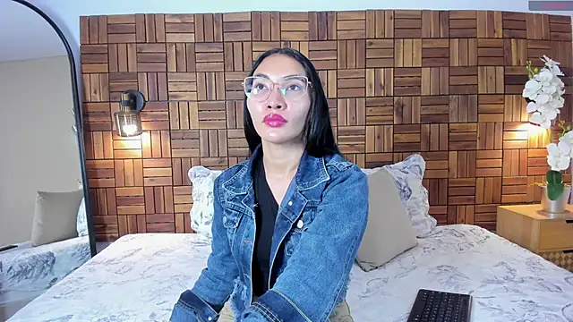 Snapshot of lucyy_liiuu chatting on 24, 10, 2025 lucyy liiuu online show from 24, 10, 2025