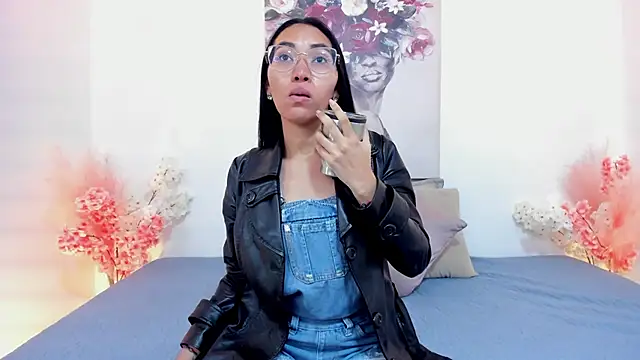 Snapshot of lucyy_liiuu chatting on 1, 11, 2025 lucyy liiuu online show from 1, 11, 2025