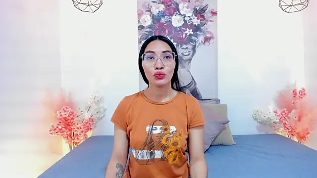 Snapshot of lucyy_liiuu chatting on 4, 11, 2025 lucyy liiuu online show from 4, 11, 2025