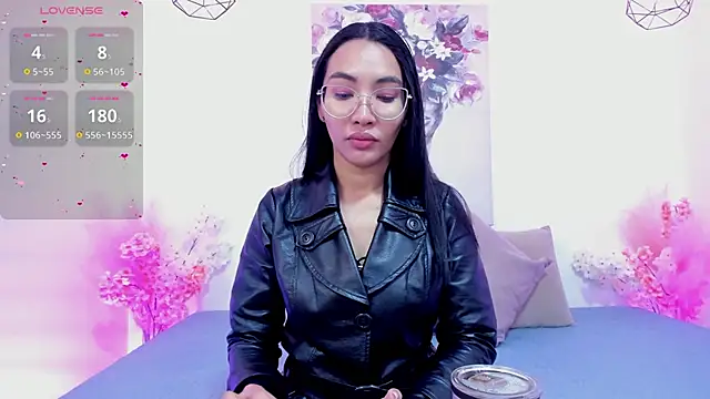 Snapshot of lucyy_liiuu chatting on 10, 11, 2025 lucyy liiuu online show from 10, 11, 2025