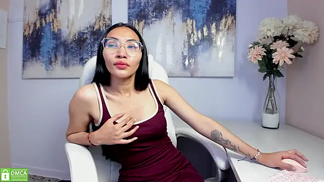 Snapshot of lucyy_liiuu chatting on 13, 11, 2025 lucyy liiuu online show from 13, 11, 2025