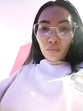 Snapshot of lucyy_liiuu chatting on 19, 11, 2025 lucyy liiuu online show from 19, 11, 2025