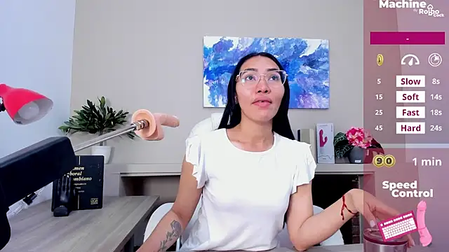 Snapshot of lucyy_liiuu chatting on 21, 11, 2025 lucyy liiuu online show from 21, 11, 2025