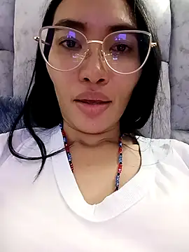 Snapshot of lucyy_liiuu chatting on 23, 11, 2025 lucyy liiuu online show from 23, 11, 2025