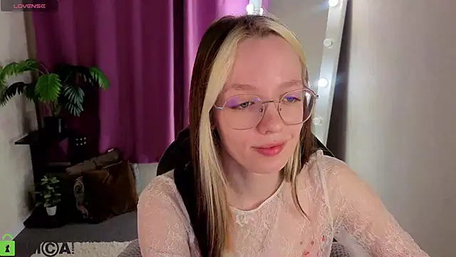 Snapshot of R0cket_bunny chatting on 31, 5, 2026 R0cket bunny online show from 31, 5, 2026