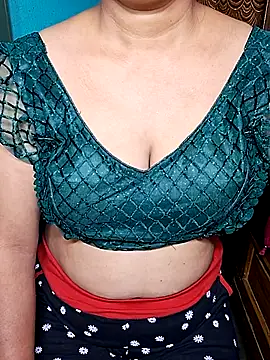 Snapshot of Mon-Shot9 chatting on 9, 9, 2025 Mon-Shot9 online show from 9, 9, 2025