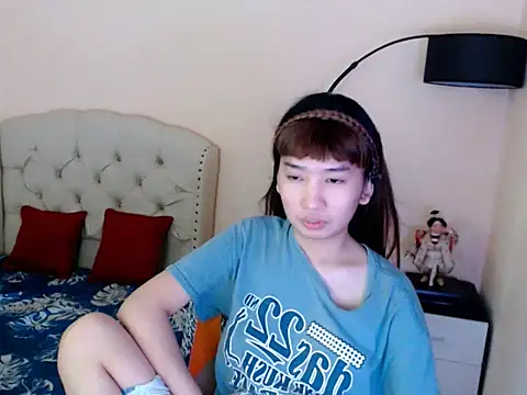 ShantalFoxxy  online show from 11, 5, 2026