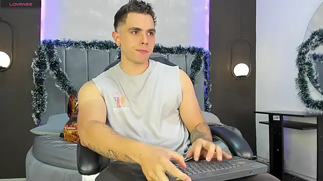 Liam walk  online show from 21, 11, 2025