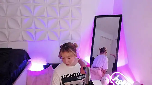 Snapshot of JuliethMoss chatting on 19, 9, 2025 JuliethMoss online show from 19, 9, 2025