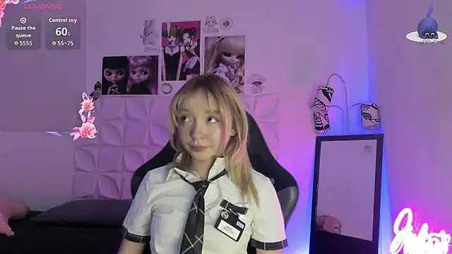 Snapshot of JuliethMoss chatting on 23, 10, 2025 JuliethMoss online show from 23, 10, 2025