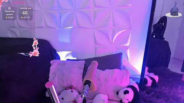 Snapshot of JuliethMoss chatting on 25, 10, 2025 JuliethMoss online show from 25, 10, 2025