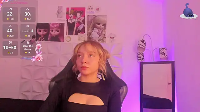 Snapshot of JuliethMoss chatting on 5, 11, 2025 JuliethMoss online show from 5, 11, 2025