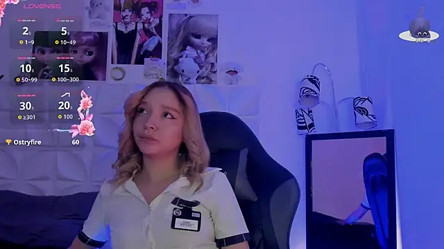 Snapshot of JuliethMoss chatting on 10, 11, 2025 JuliethMoss online show from 10, 11, 2025