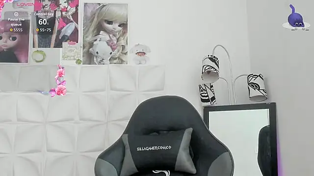 Snapshot of JuliethMoss chatting on 16, 11, 2025 JuliethMoss online show from 16, 11, 2025