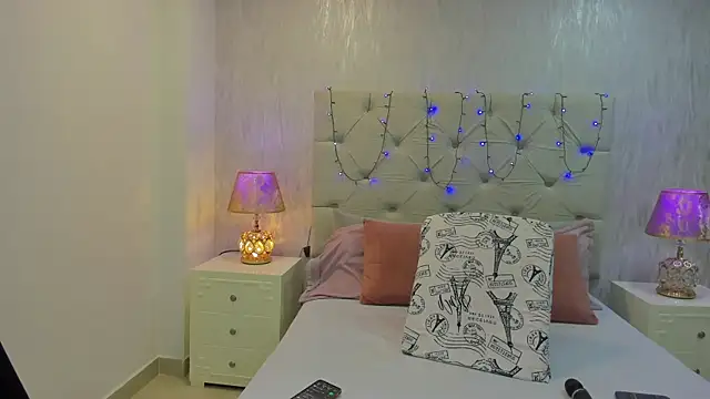 Pamelamiler   online show from 16, 9, 2025