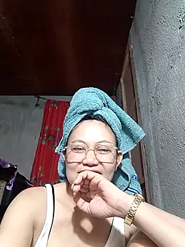 Everleigh mom online show from 7, 10, 2025