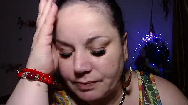 Snapshot of andreea2011 chatting on 14, 10, 2025 andreea2011 online show from 14, 10, 2025