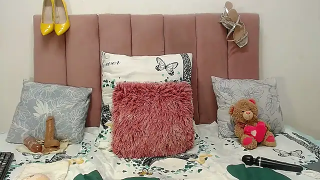 RoundaAssx22 online show from 15, 10, 2025