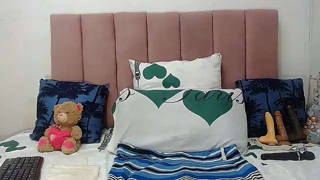 RoundaAssx22 online show from 8, 1, 2026