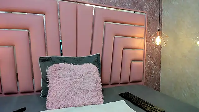 ALYANNA HOT  online show from 9, 1, 2026