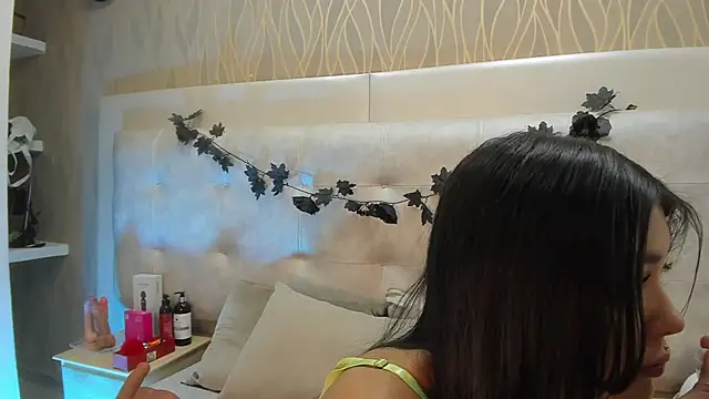 Snapshot of AbbyBeck chatting on 19, 11, 2025 AbbyBeck online show from 19, 11, 2025