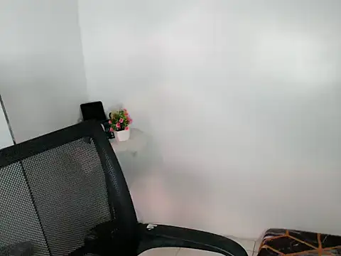 Snapshot of daretolovemee_18 chatting on 16, 10, 2025 daretolovemee 18 online show from 16, 10, 2025