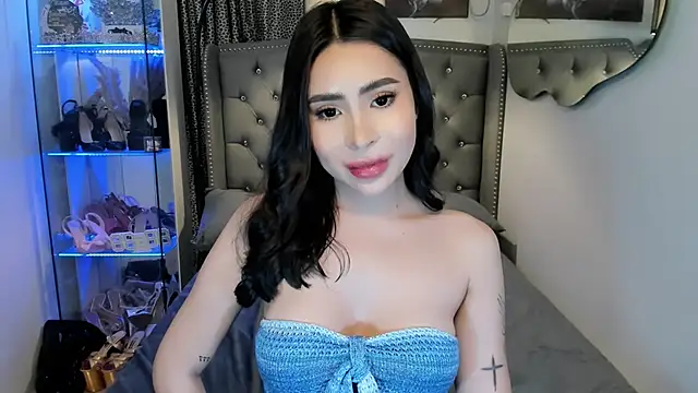 Snapshot of Claudia_empress chatting on 22, 10, 2025 Claudia empress online show from 22, 10, 2025