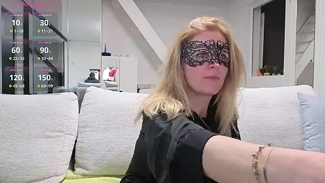 Snapshot of bellemasquer chatting on 2, 12, 2025 bellemasquer online show from 2, 12, 2025