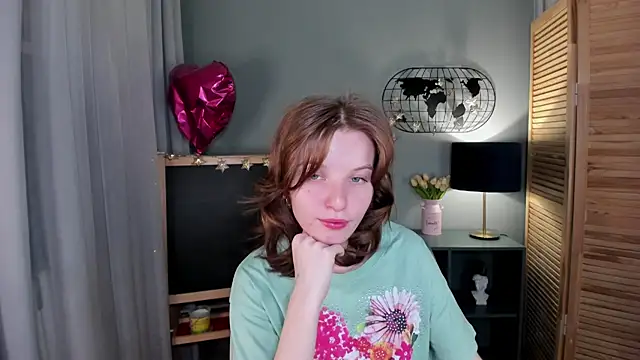 Snapshot of Madelaineses chatting on 16, 10, 2025 Madelaineses online show from 16, 10, 2025
