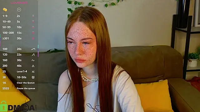 Snapshot of Roxy_Sunnny chatting on 4, 11, 2025 Roxy Sunnny online show from 4, 11, 2025