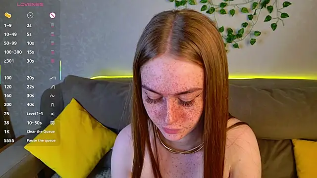 Snapshot of Roxy_Sunnny chatting on 28, 11, 2025 Roxy Sunnny online show from 28, 11, 2025