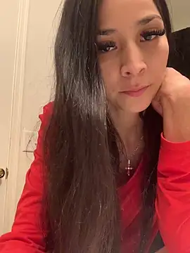 Snapshot of lovinlush chatting on 23, 4, 2026 lovinlush online show from 23, 4, 2026