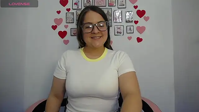 Snapshot of Pregnant_Kloe chatting on 24, 6, 2026 Pregnant Kloe online show from 24, 6, 2026