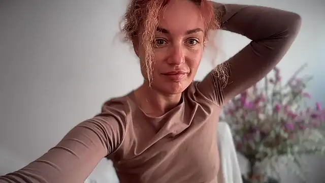 Reddgiirl online show from 10, 10, 2025