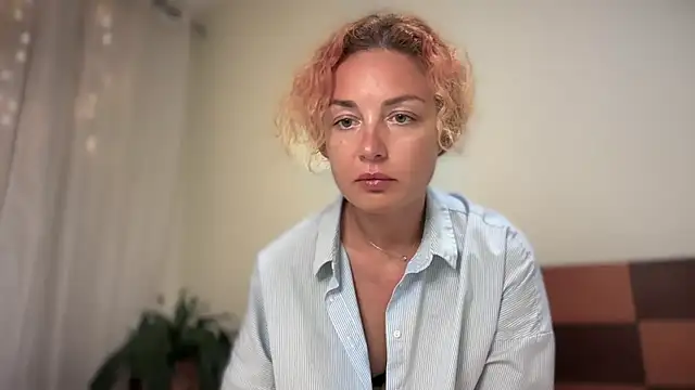 Reddgiirl online show from 19, 4, 2026