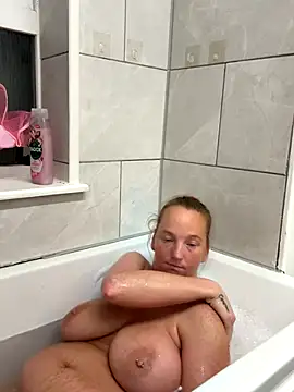 JustYourNormalCouple online show from 31, 10, 2025