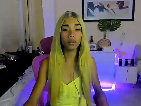 Snapshot of CharlotteMavis chatting on 23, 7, 2026 CharlotteMavis online show from 23, 7, 2026