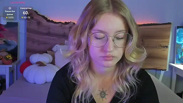 Nerissa xo online show from 3, 10, 2025