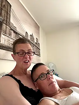 Curvy-Jinx online show from 19, 9, 2025