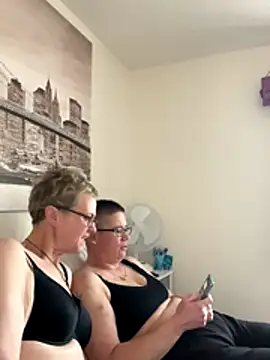 Curvy-Jinx online show from 3, 12, 2025