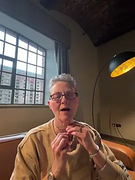 Curvy-Jinx online show from 25, 2, 2026