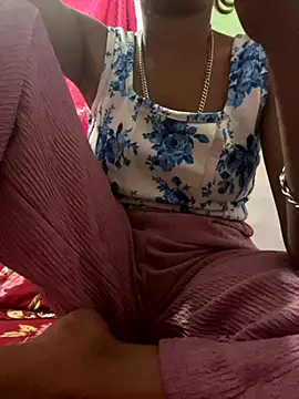 Snapshot of sakshi5533 chatting on 2, 11, 2025 sakshi5533 online show from 2, 11, 2025