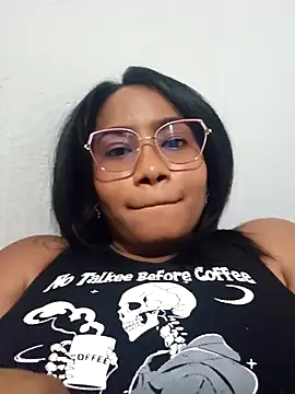 Delilah 85 online show from 12, 10, 2025