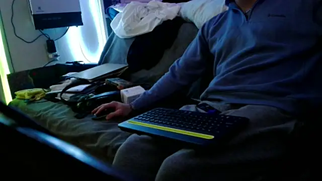 Snapshot of Luv2SuckBWC92 chatting on 2, 12, 2025 Luv2SuckBWC92 online show from 2, 12, 2025