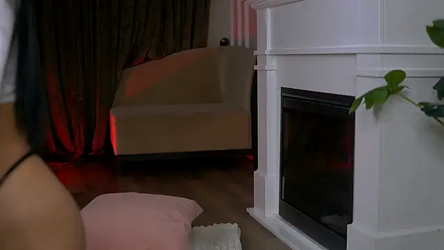 EmaHallee online show from 12, 3, 2026