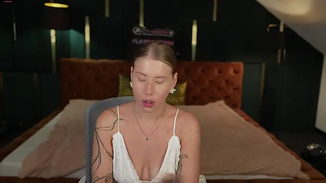Snapshot of BadAfina chatting on 19, 9, 2025 BadAfina online show from 19, 9, 2025